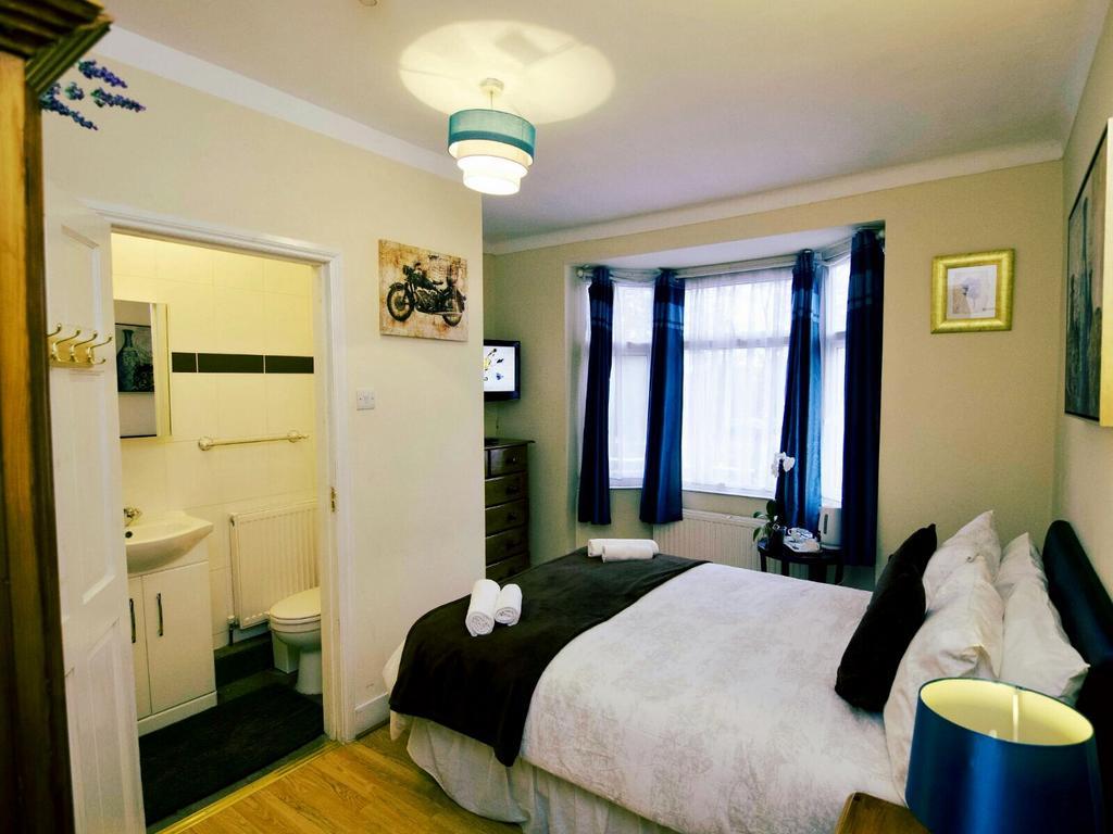 Gable Lodge London B&B Enfield Exterior foto