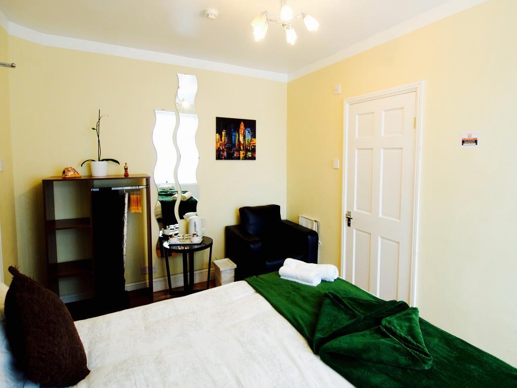 Gable Lodge London B&B Enfield Exterior foto